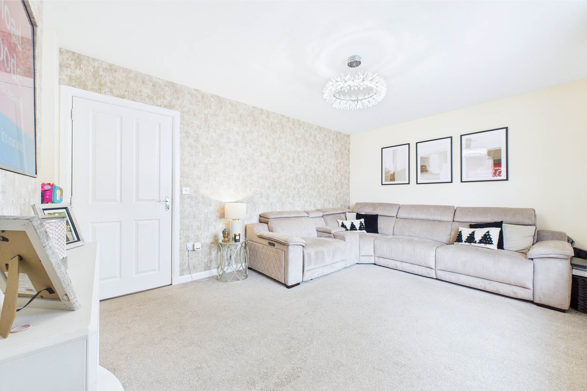 Ferguson Crescent, Morningside, Newmains
