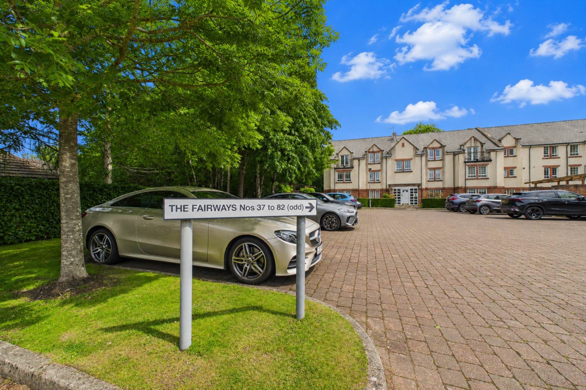 The Fairways, Bothwell