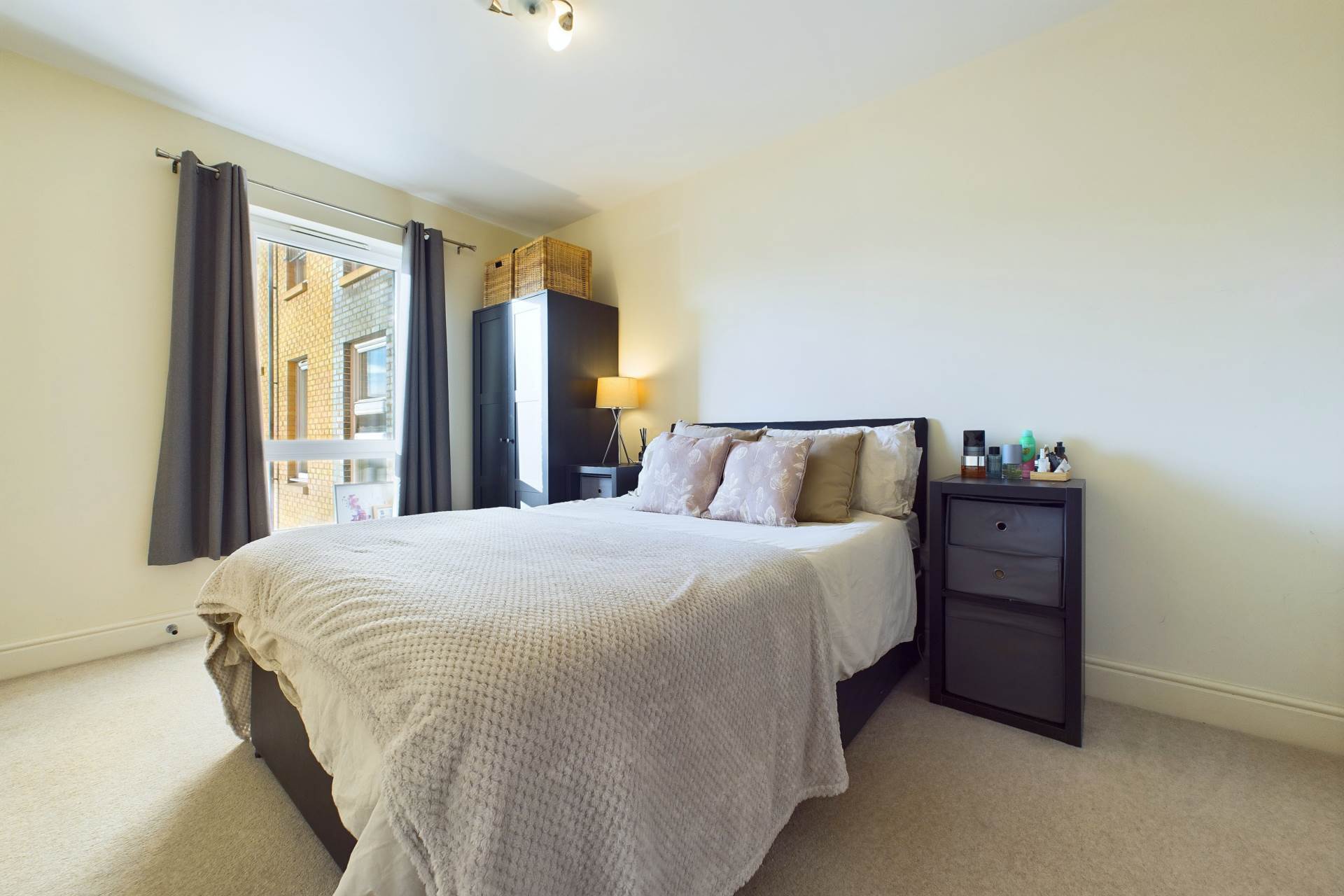 Roxburgh Court, Motherwell