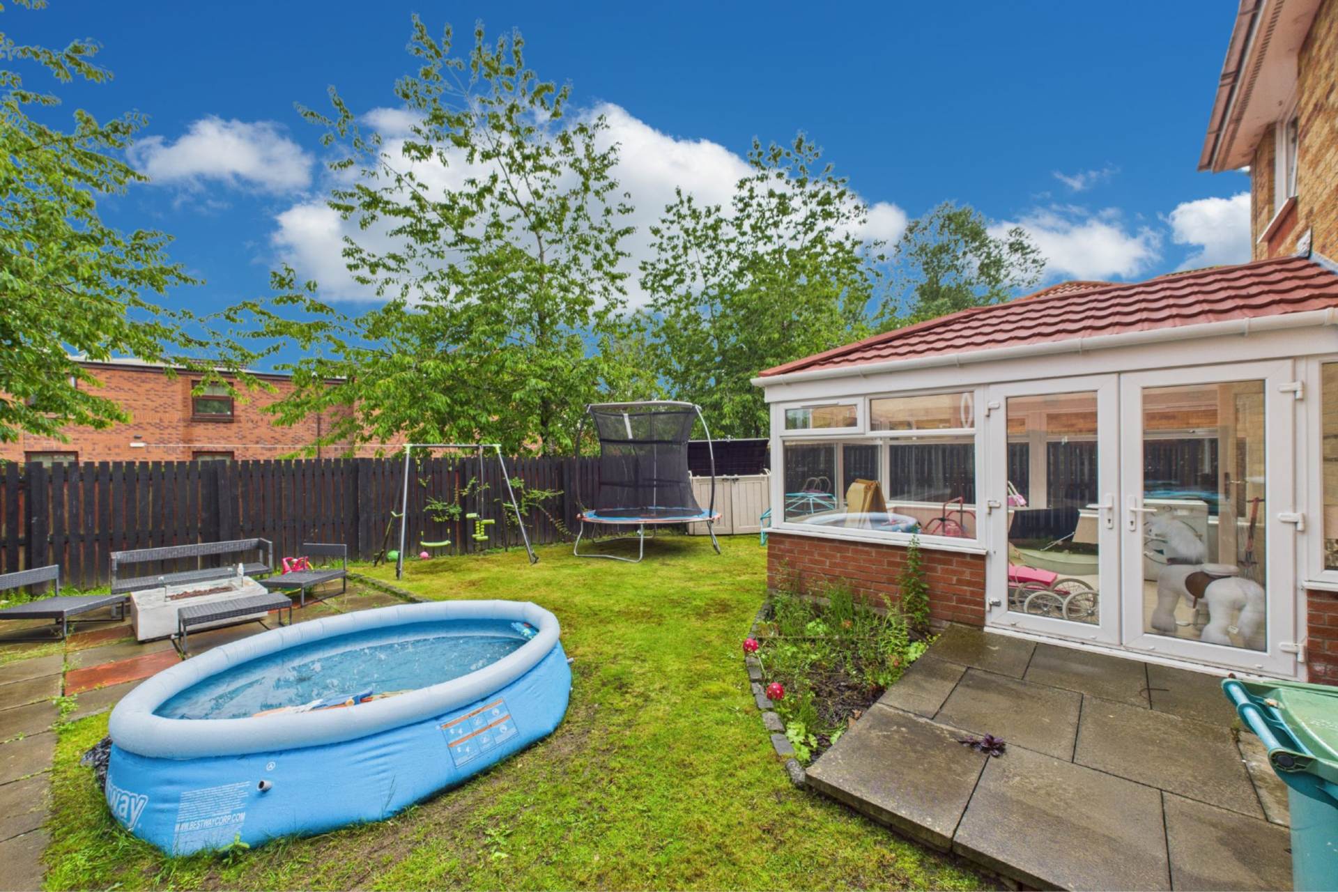 Highwood Gardens, Bellshill