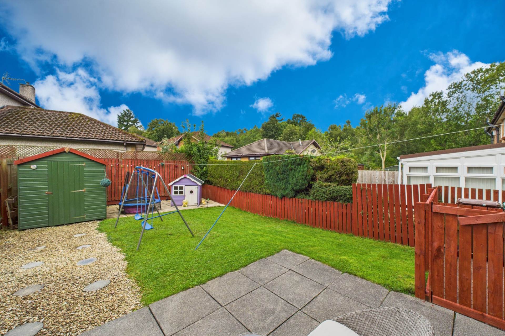 Pine Lawn, Wishaw