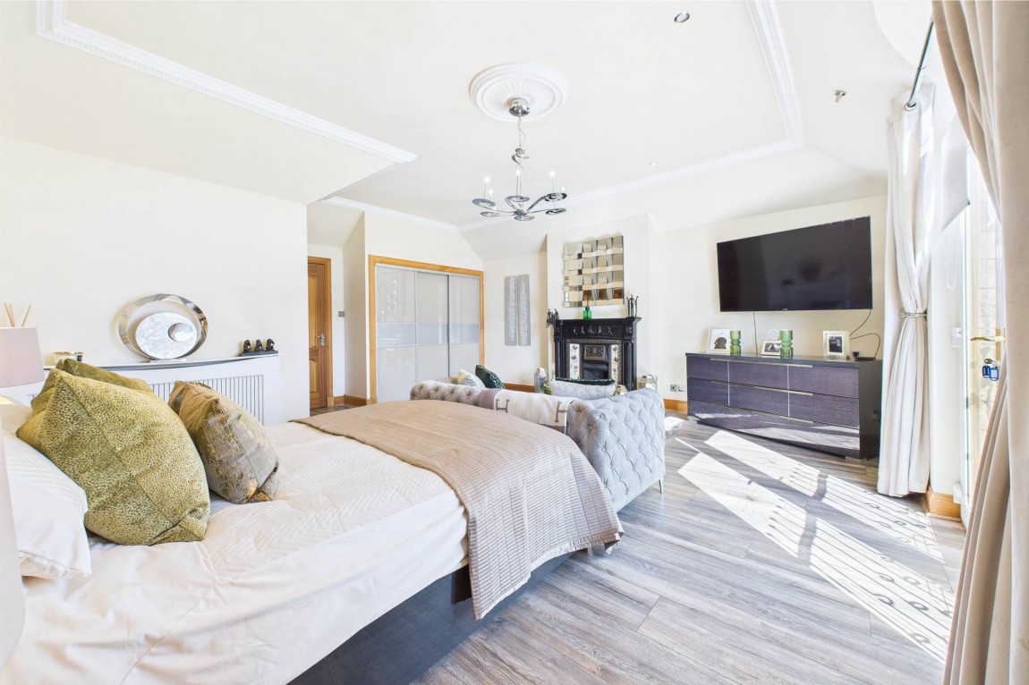 Images for Glen Isla Quadrant, Cleland, Motherwell