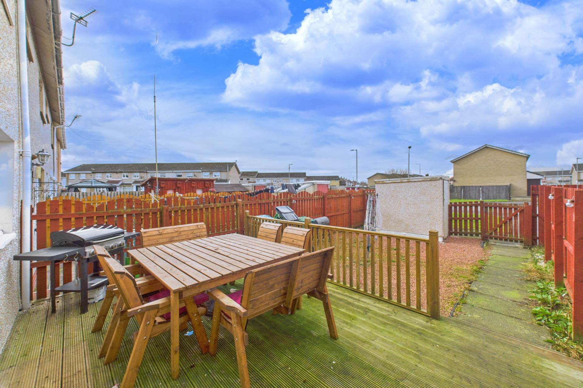 Clyde Walk, Newmains