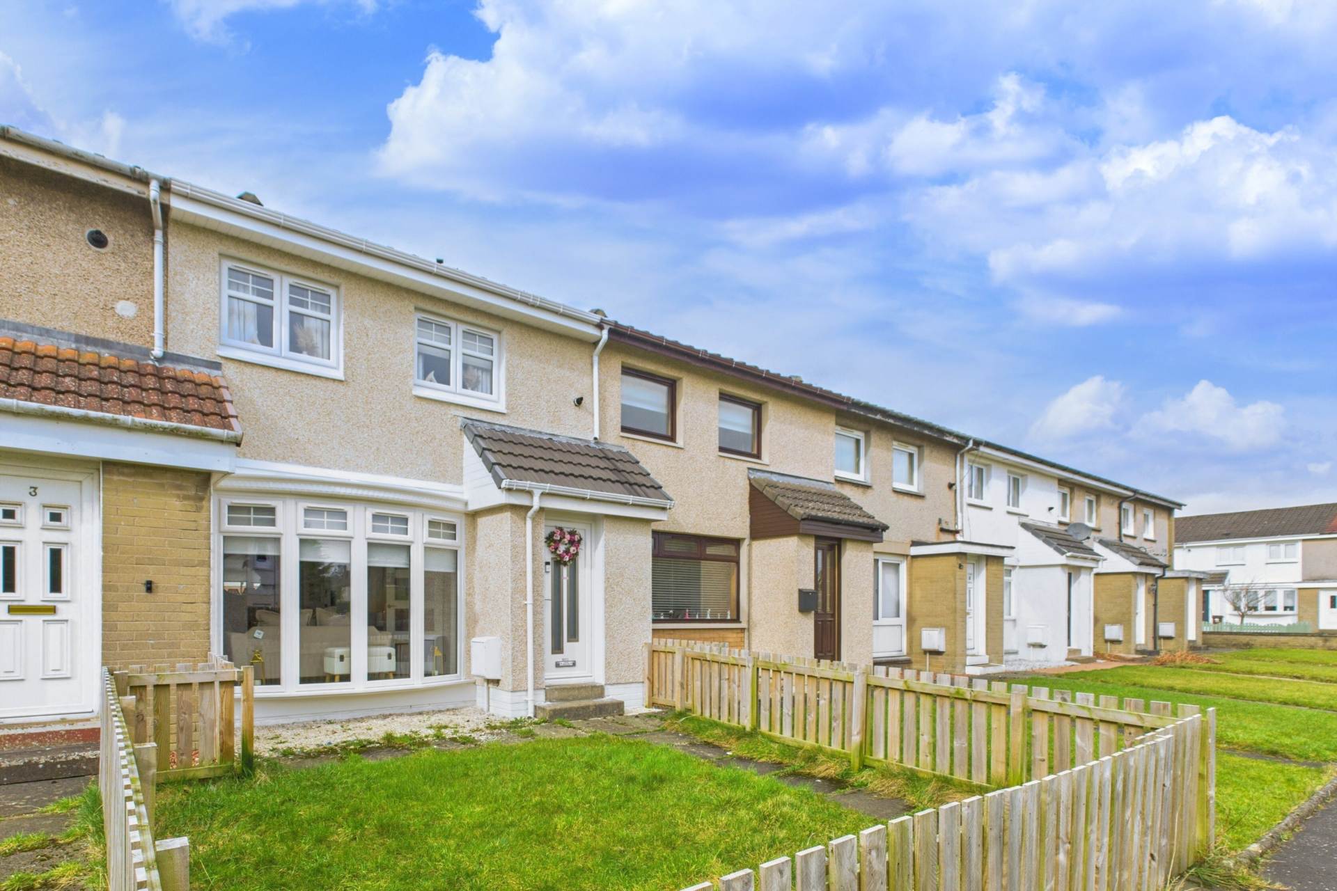 Clyde Walk, Newmains