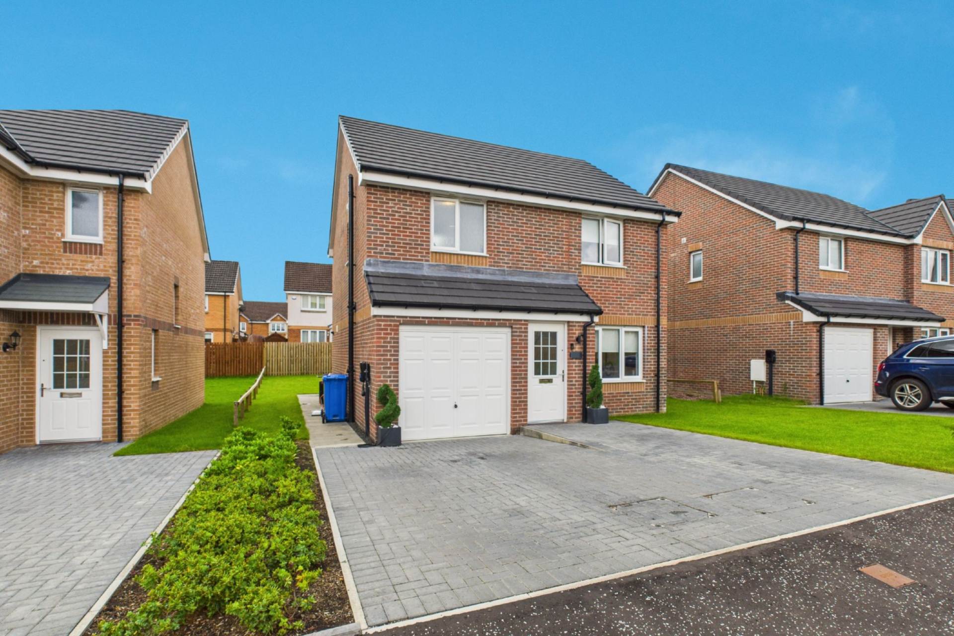 Bracken Grove, Law, Carluke