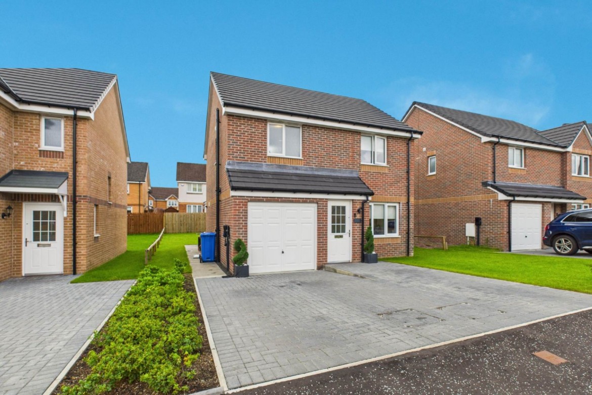 Images for Bracken Grove, Law, Carluke