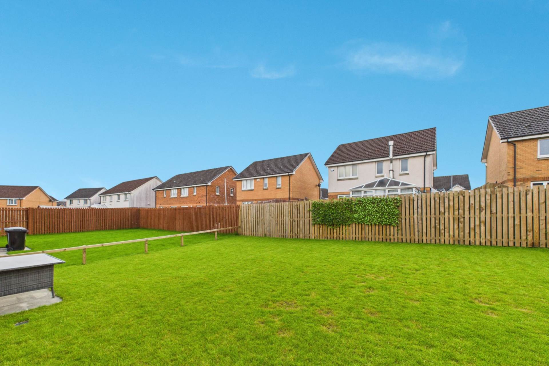 Bracken Grove, Law, Carluke