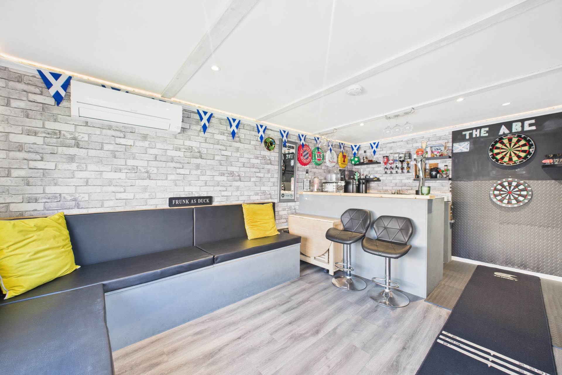 Newfield Crescent, Hamilton