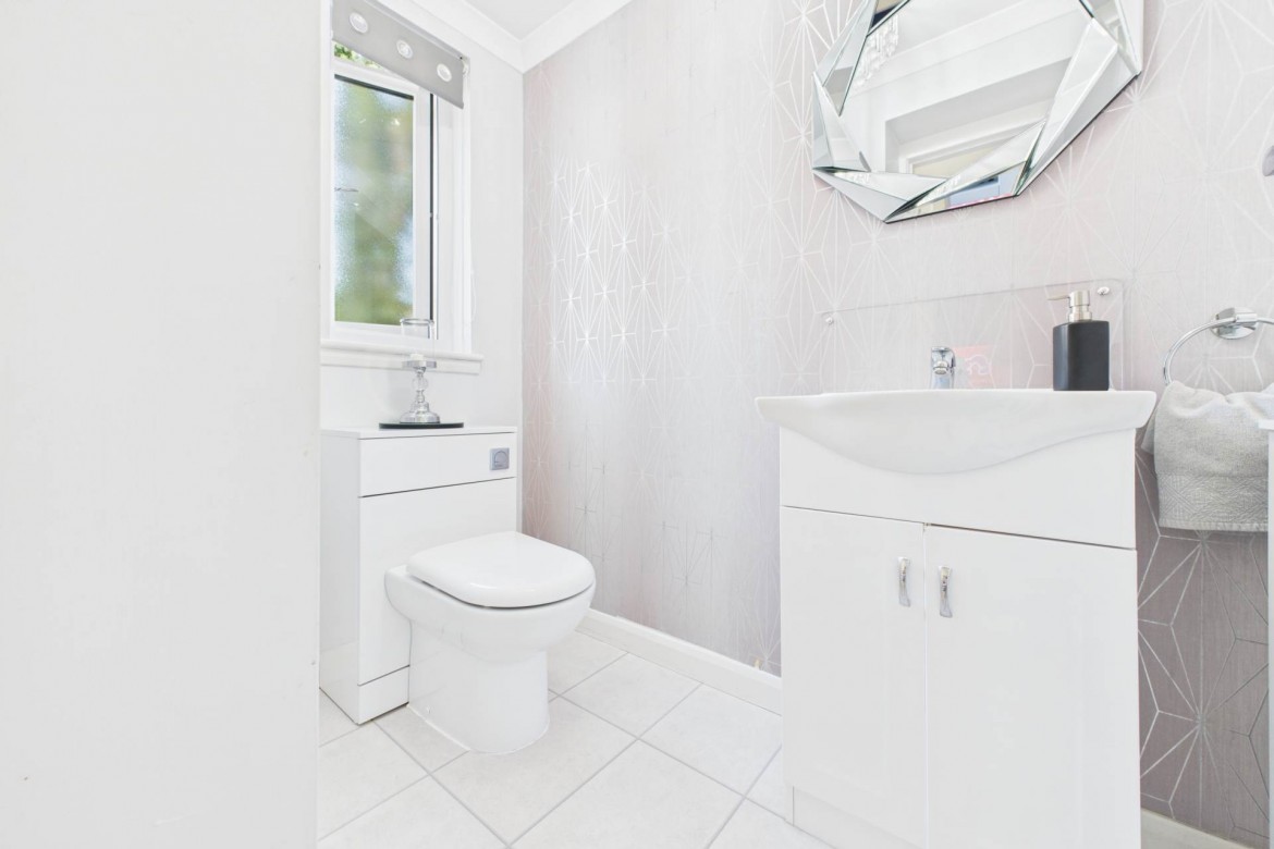 Images for Newfield Crescent, Hamilton