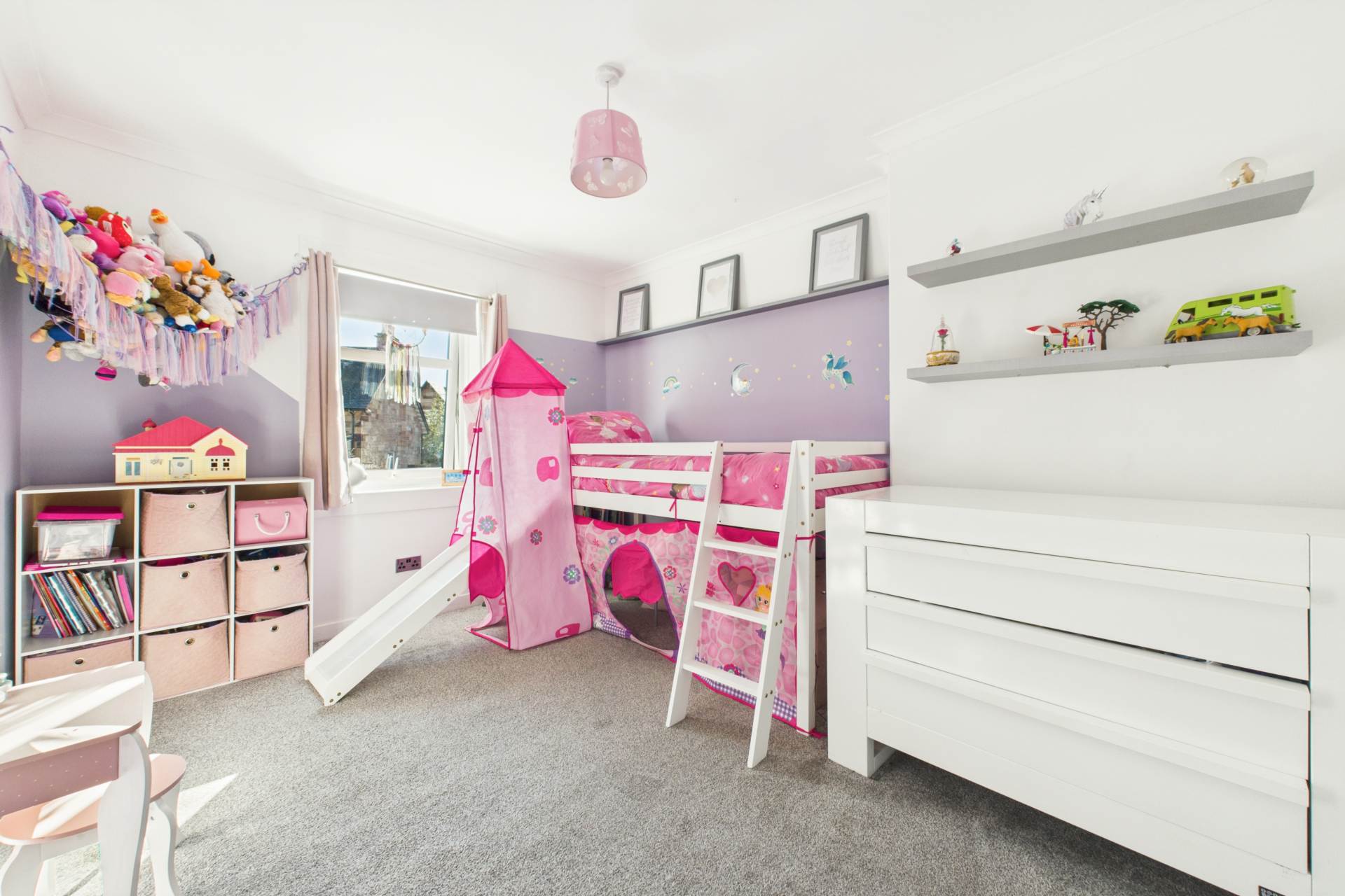 Newfield Crescent, Hamilton