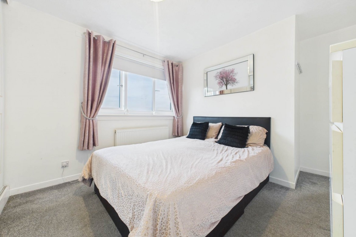 Images for Knowe Crescent, Newarthill, Motherwell