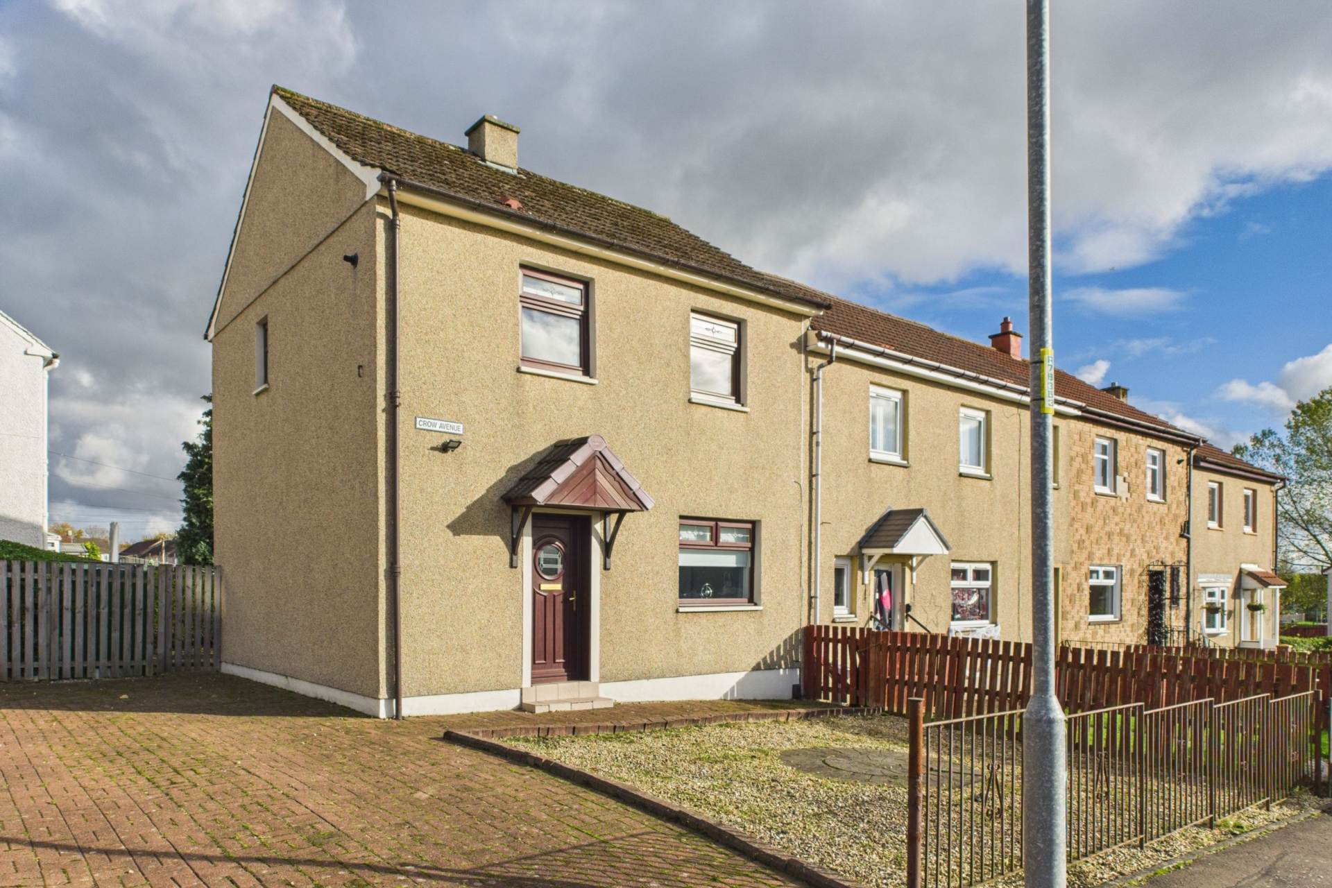 Crow Avenue, Holytown