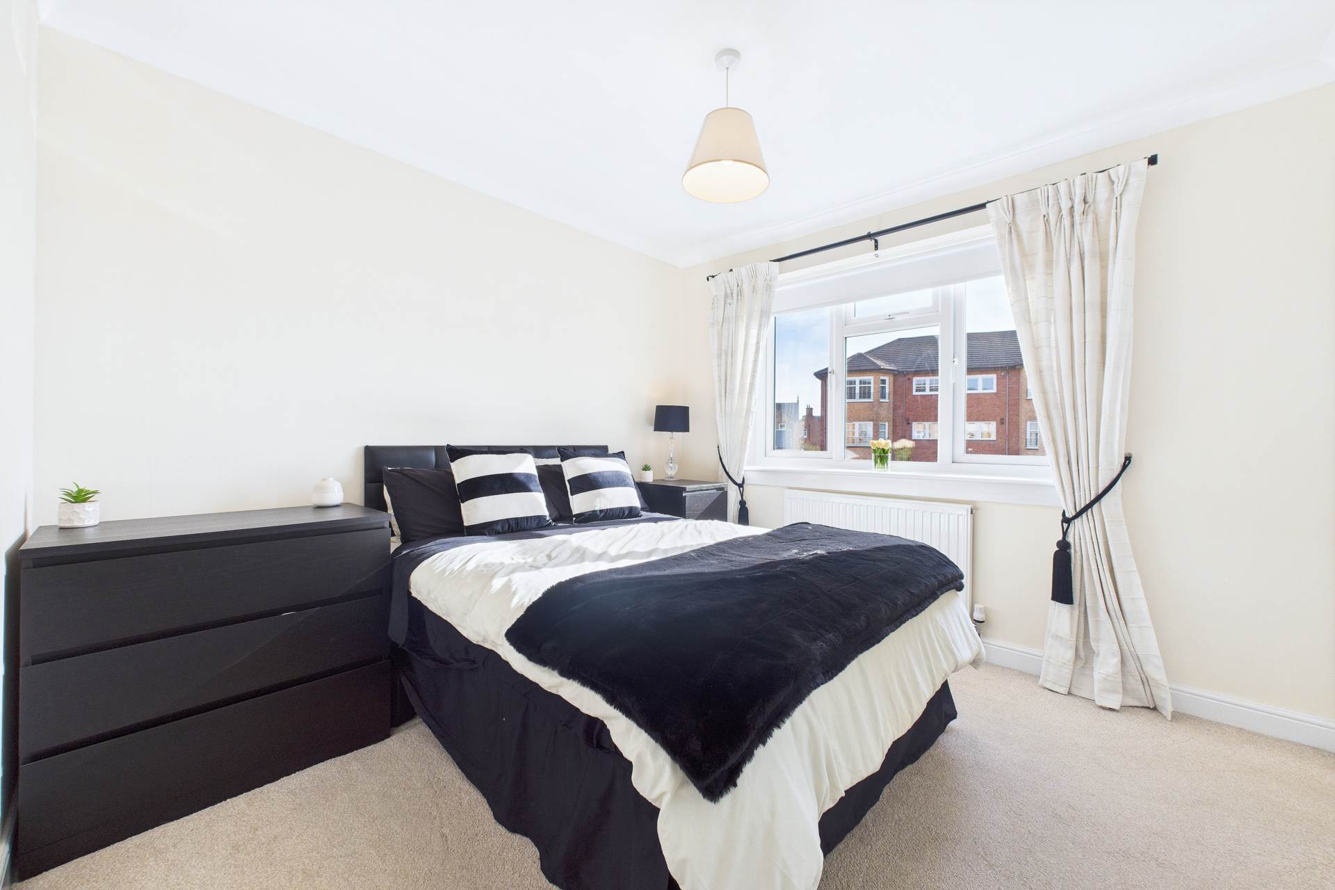 Devine Court, Wishaw