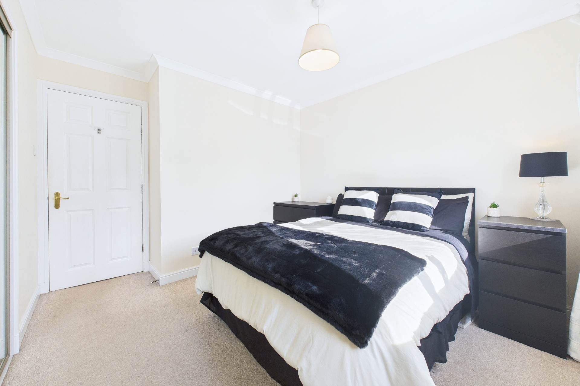 Devine Court, Wishaw
