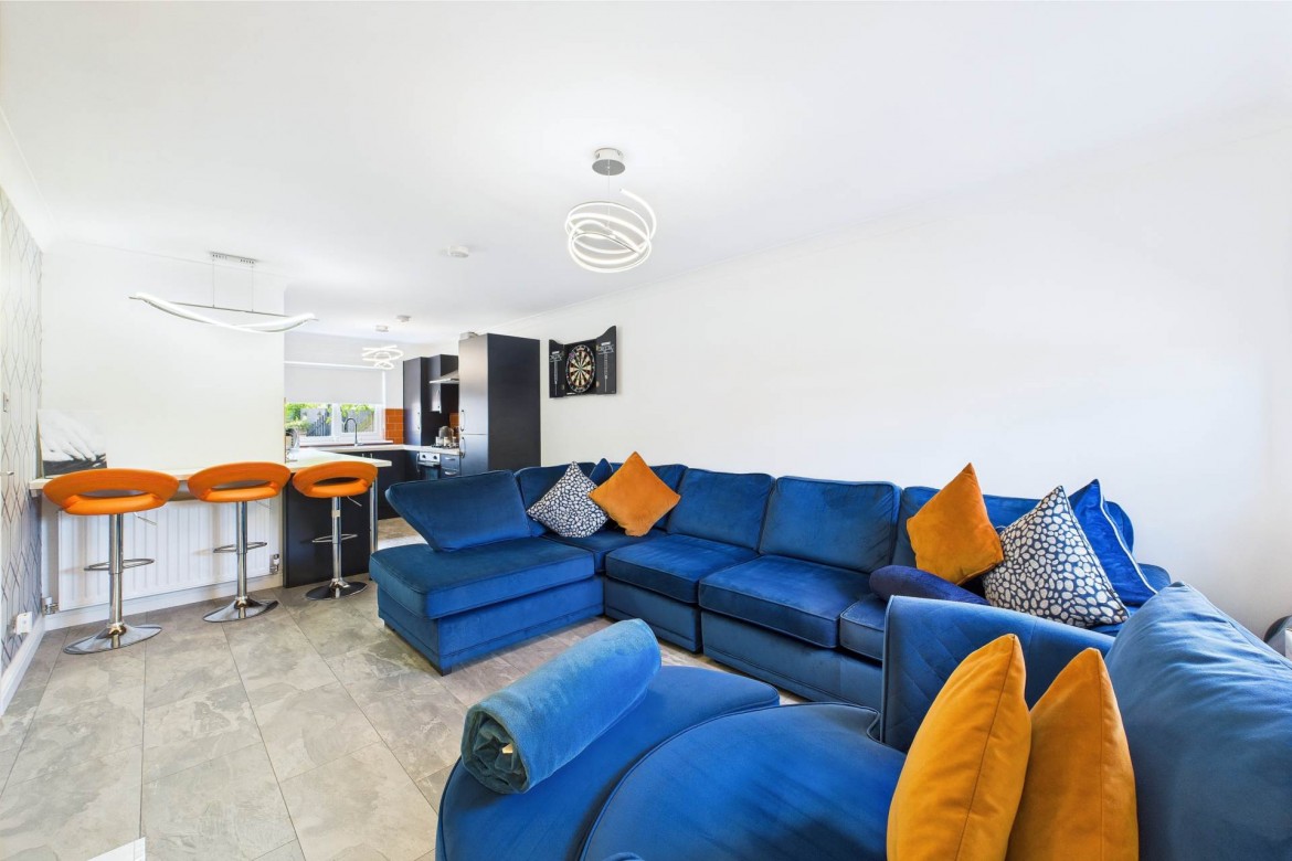 Images for Russell Gardens, Uddingston