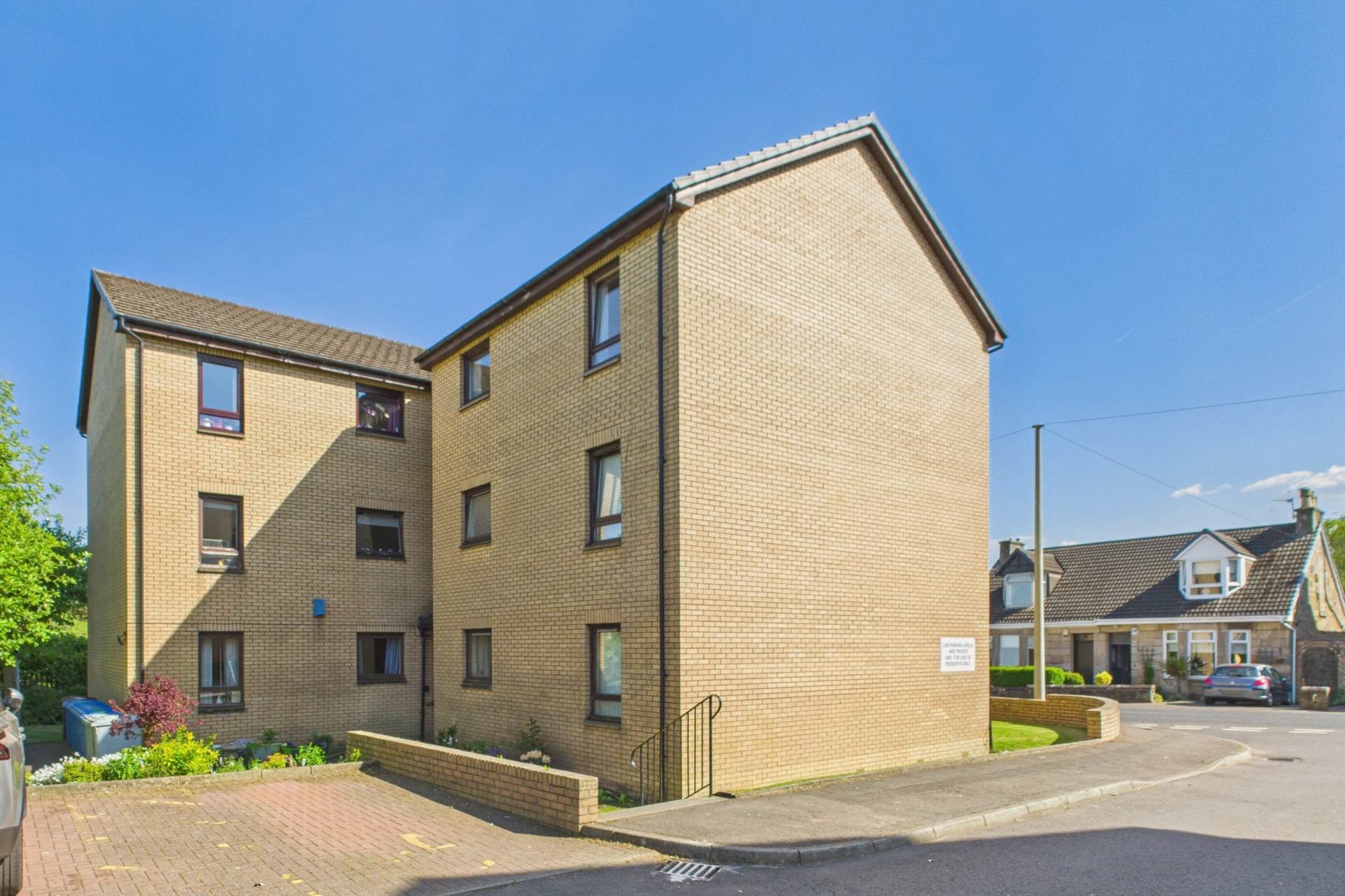 Martin Court, Hamilton