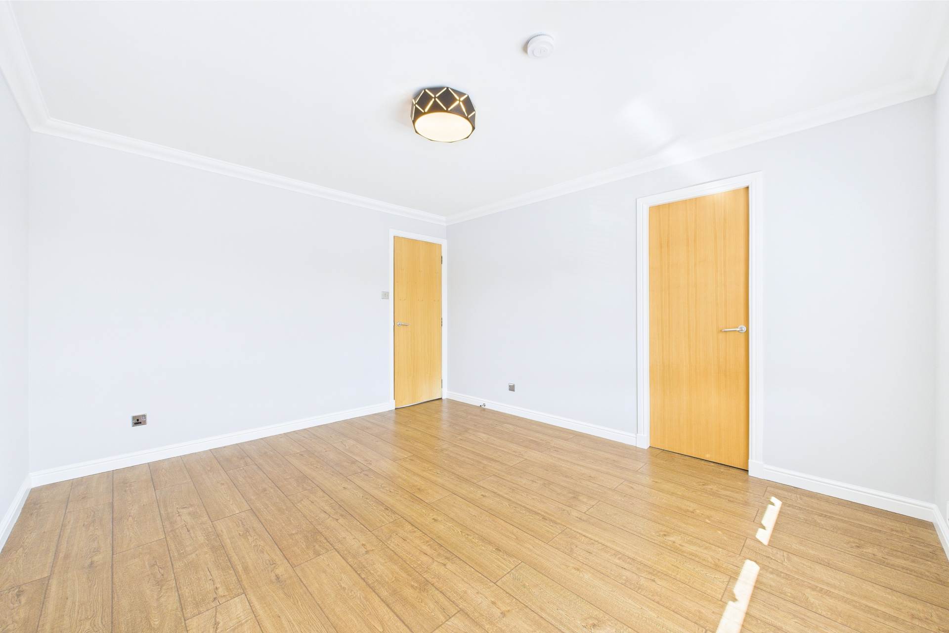 Martin Court, Hamilton