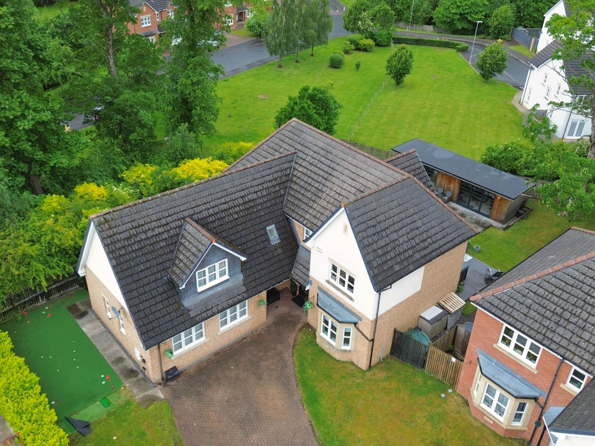 Broomhouse Crescent, Uddingston
