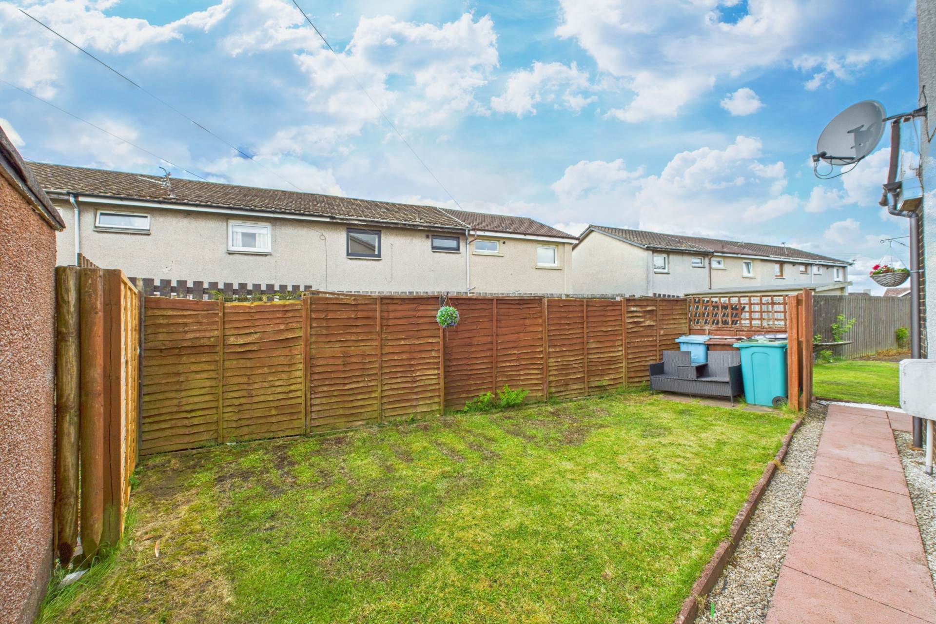 Seventh Avenue, Uddingston