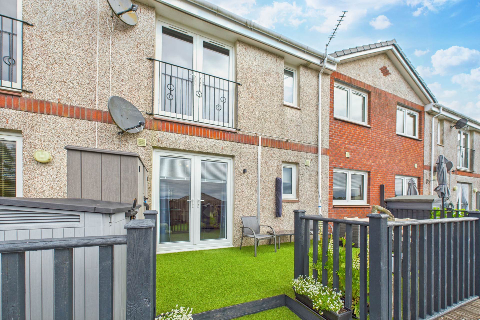 Pipers Court, Shotts