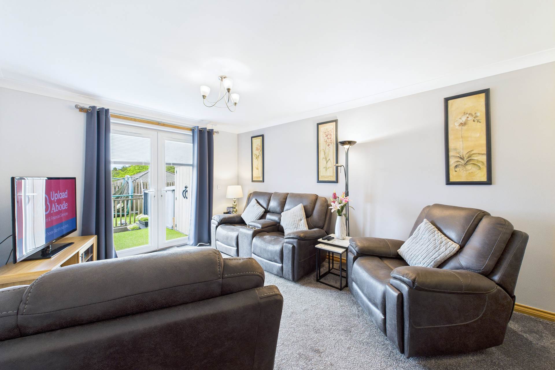 Pipers Court, Shotts