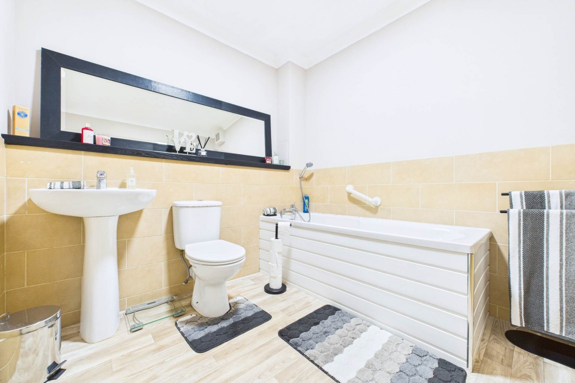 Images for Pipers Court, Shotts