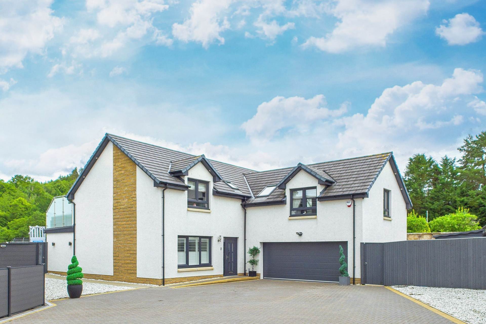 Clyde Grove, Crossford