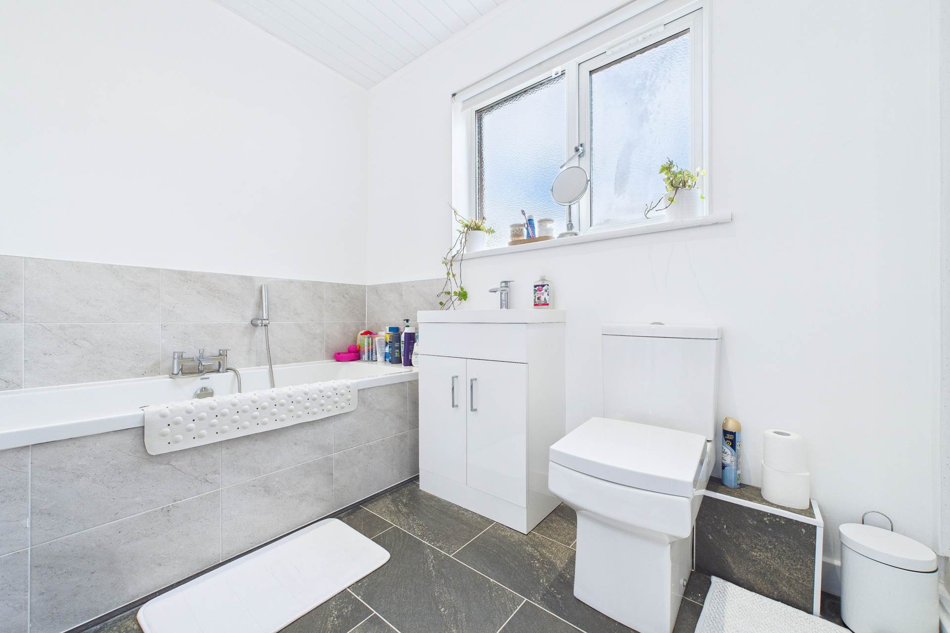 Chantinghall Road, Hamilton