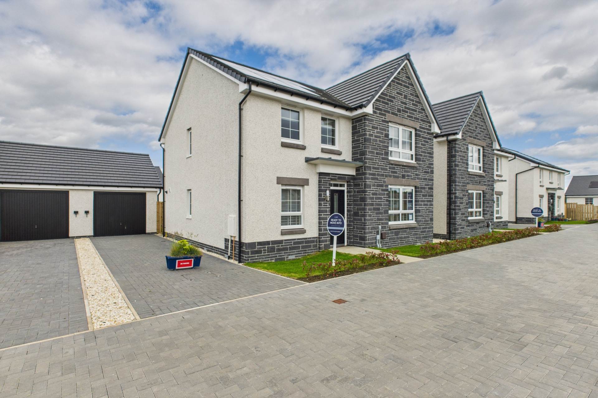 Durbeyfield Gardens, Eaglesham View, Jackton