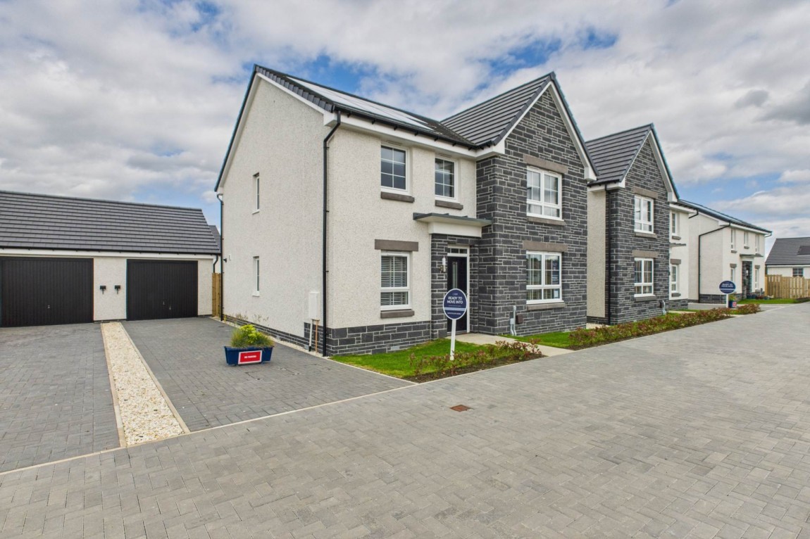 Images for Durbeyfield Gardens, Eaglesham View, Jackton