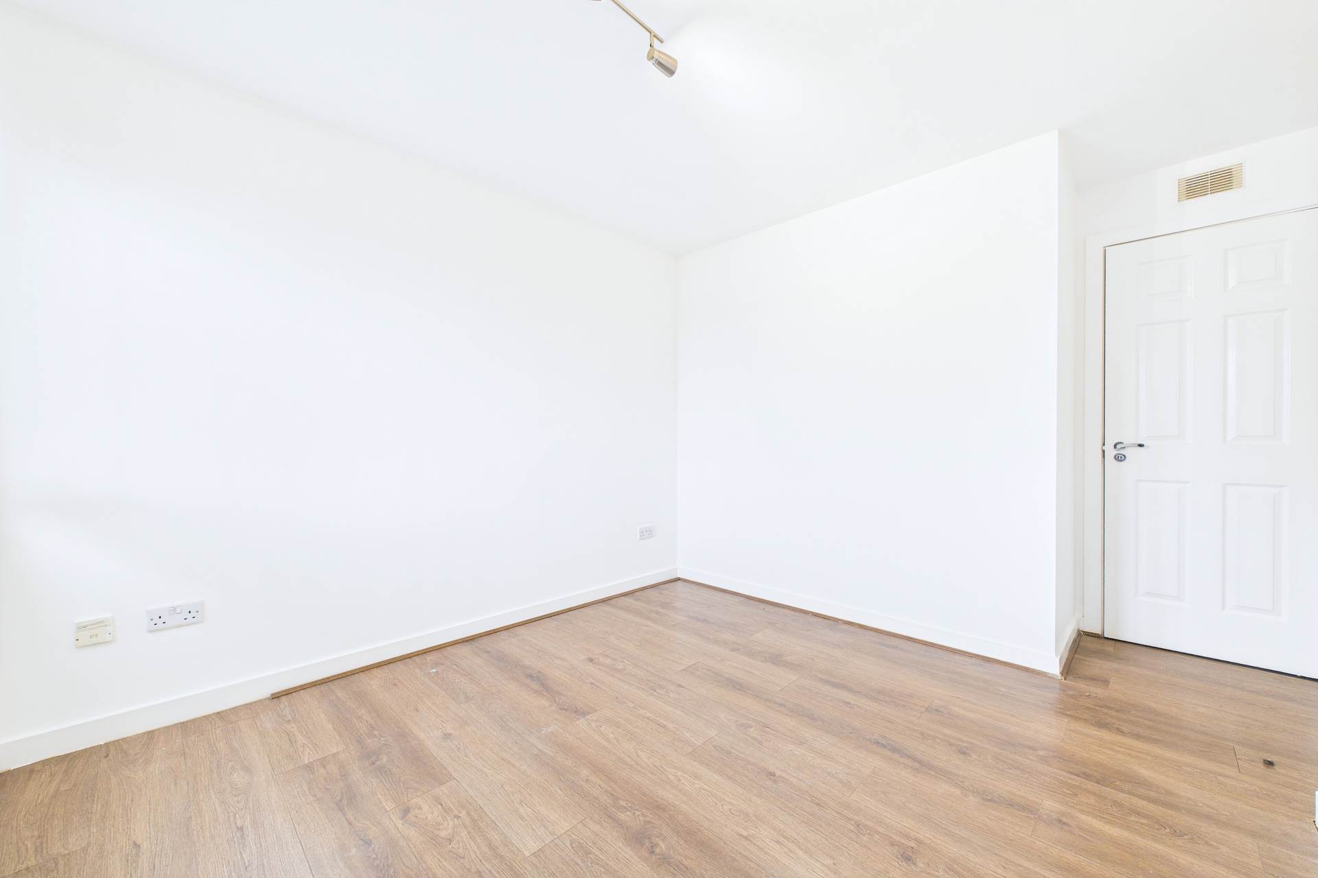 John Muir Way, Motherwell