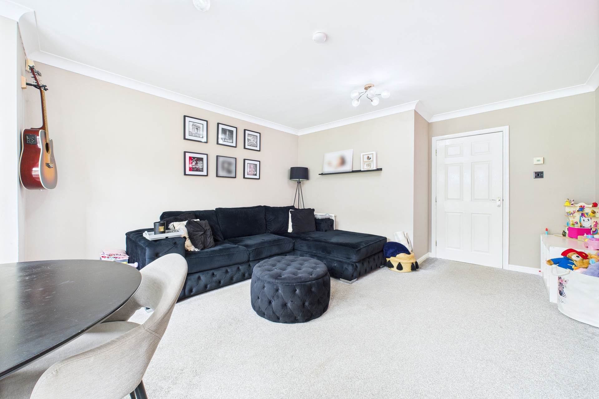 Dunnet Court, West Craigs
