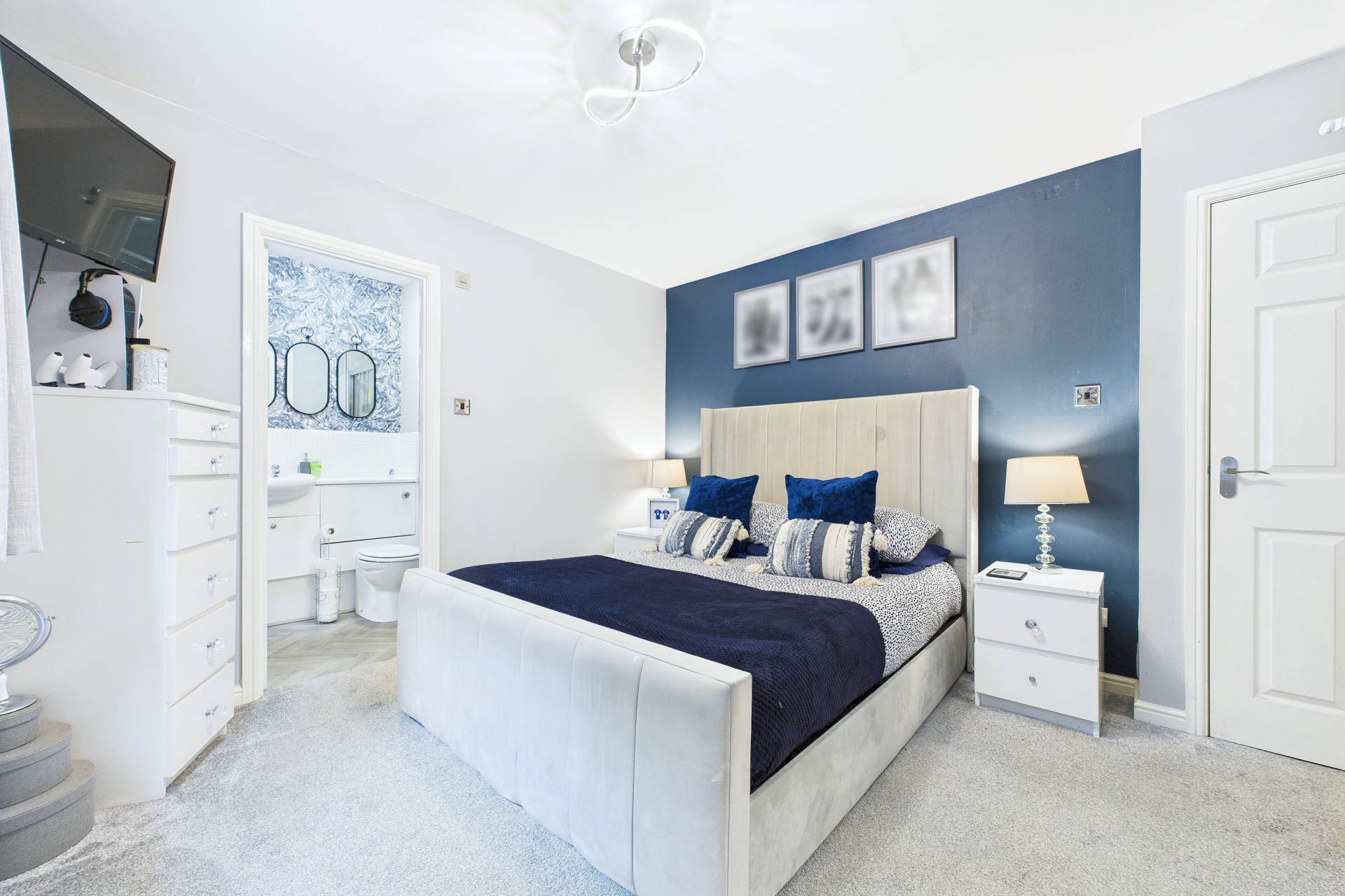 Dunnet Court, West Craigs