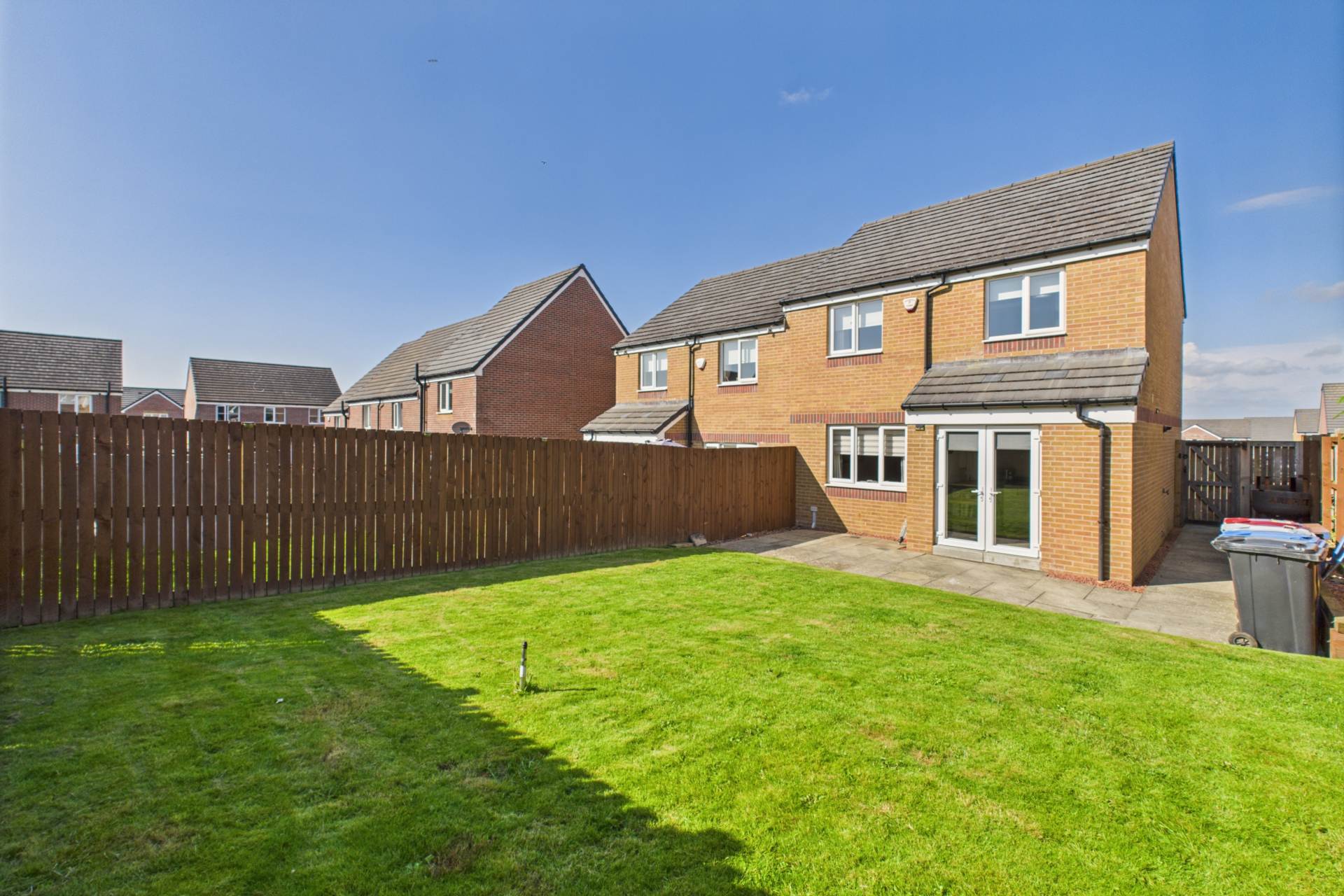 Aquitania Crescent, Larkhall