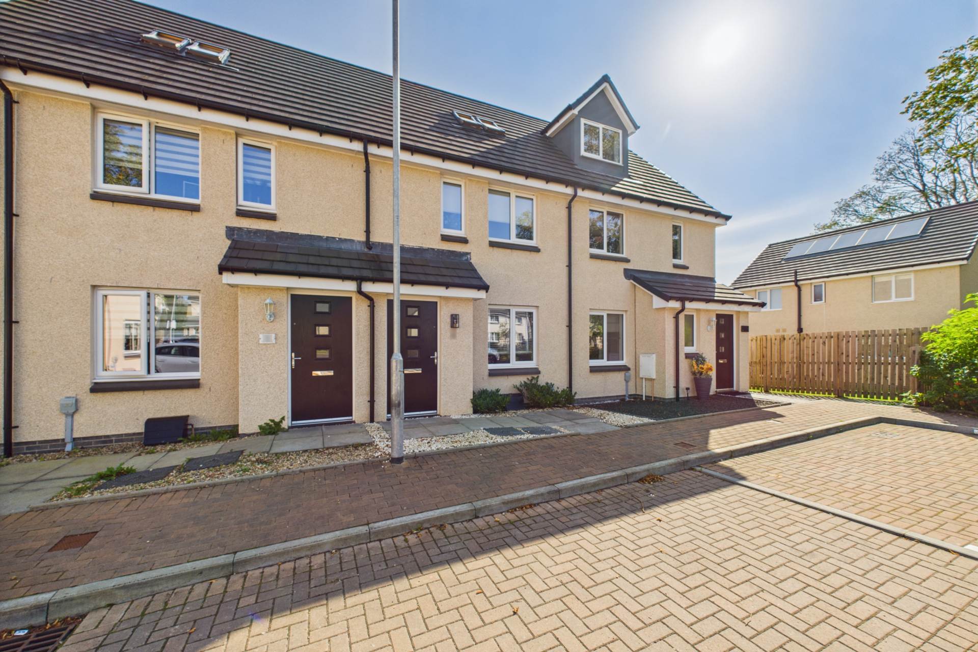 Lotus Crescent, Cleland