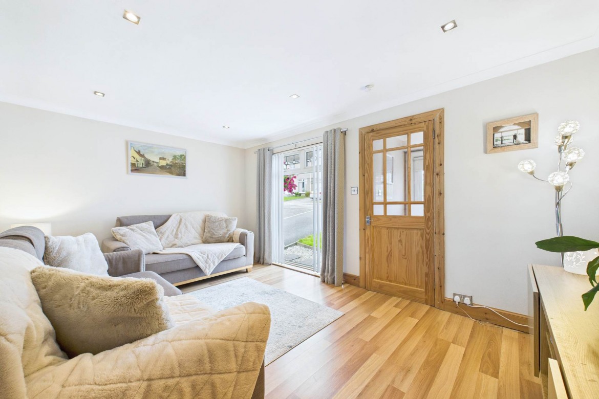 Images for Currieside Avenue, Shotts