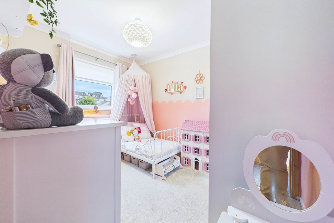 Images for Currieside Avenue, Shotts