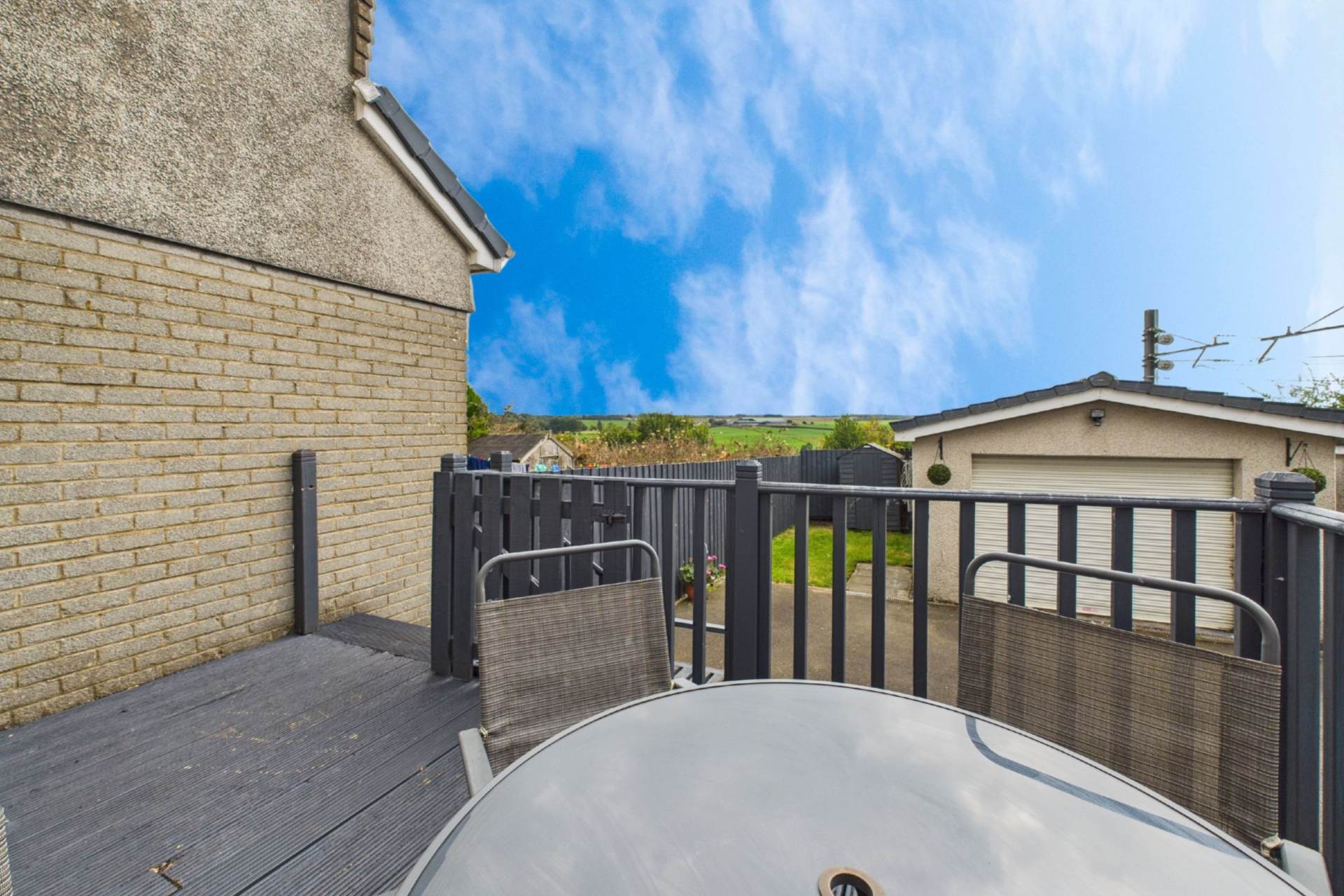 Currieside Avenue, Shotts