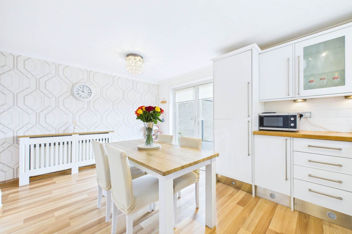 Images for Currieside Avenue, Shotts
