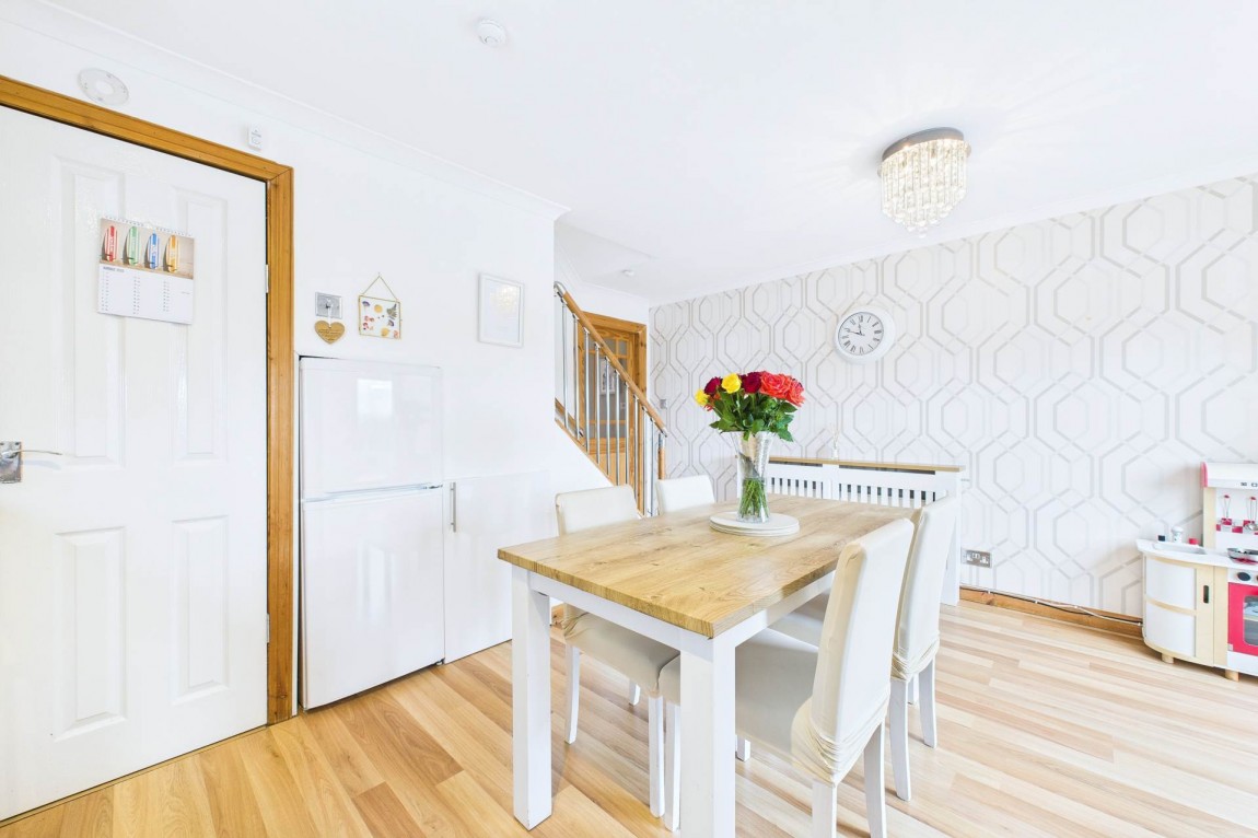 Images for Currieside Avenue, Shotts