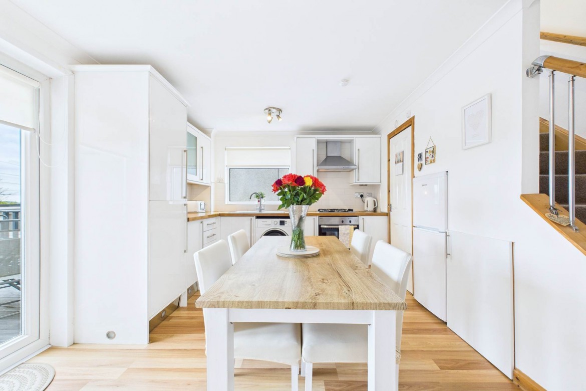 Images for Currieside Avenue, Shotts