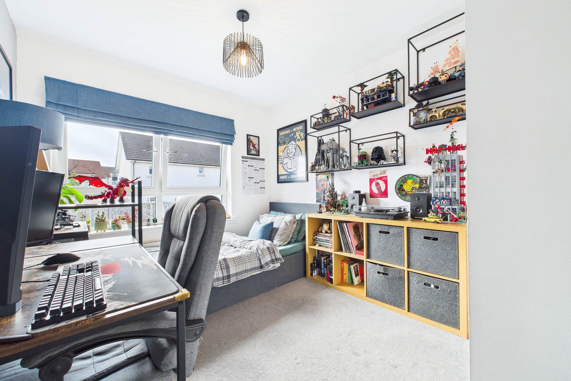 Hareton Place, Jackton