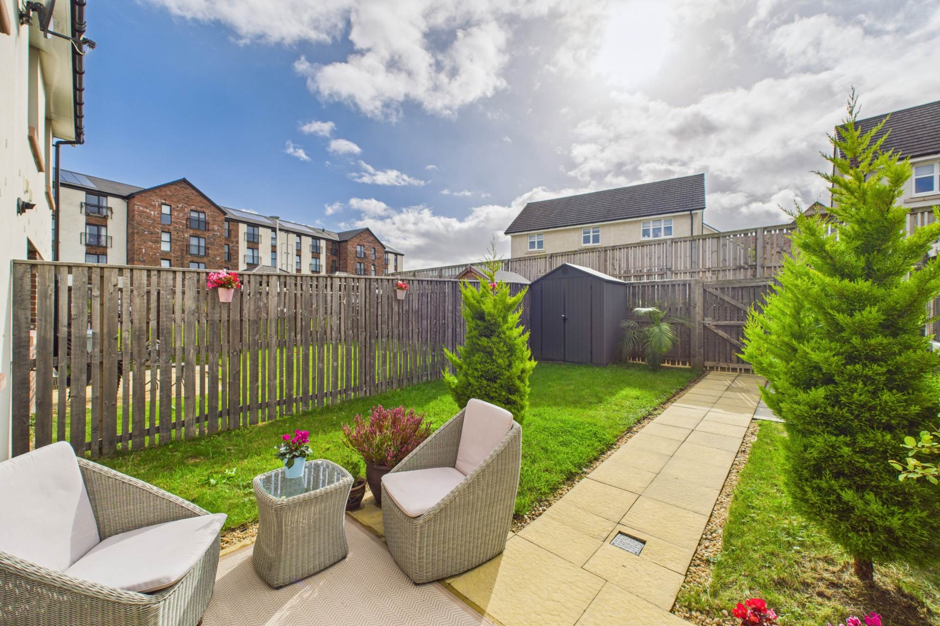 Hareton Place, Jackton