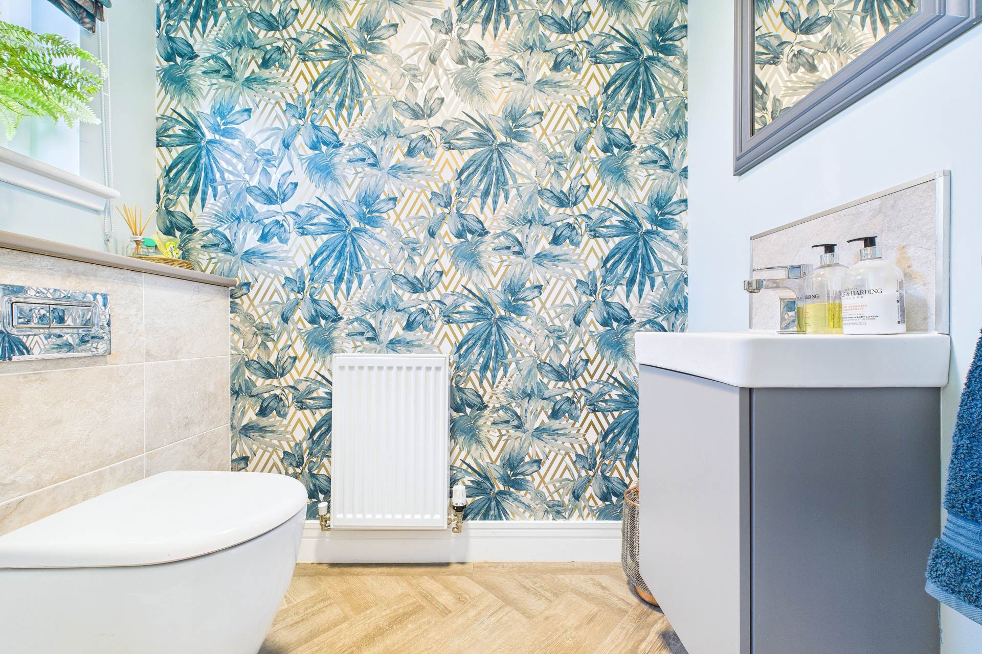 Hareton Place, Jackton