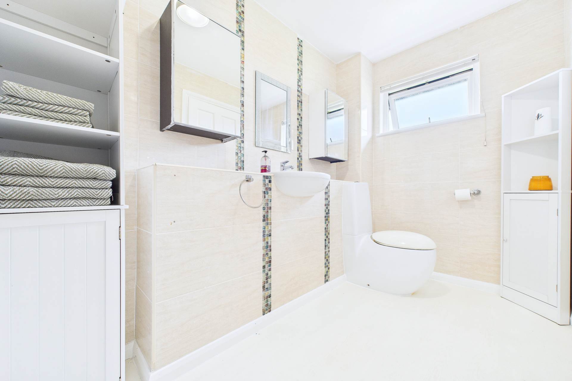 Kew Gardens, Tannochside, Uddingston