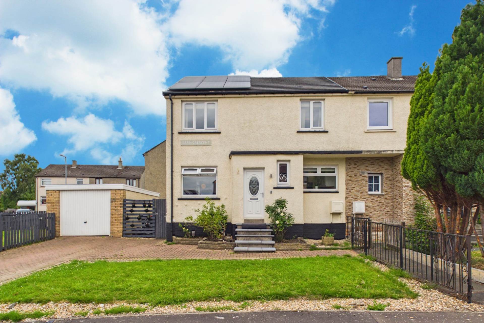 Earn Crescent, Wishaw