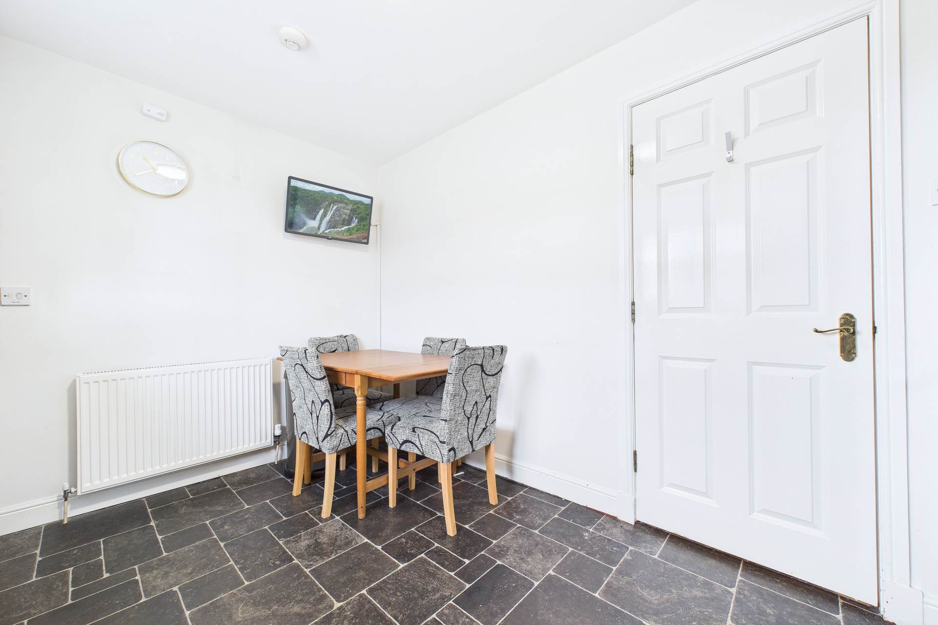 Devine Court, Wishaw