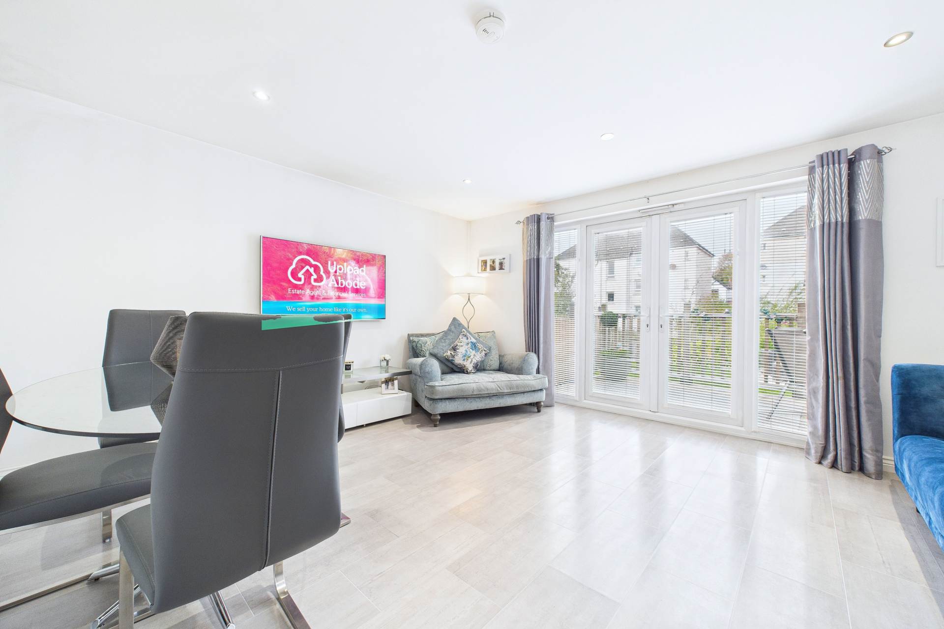 Lindores Drive, Stepps