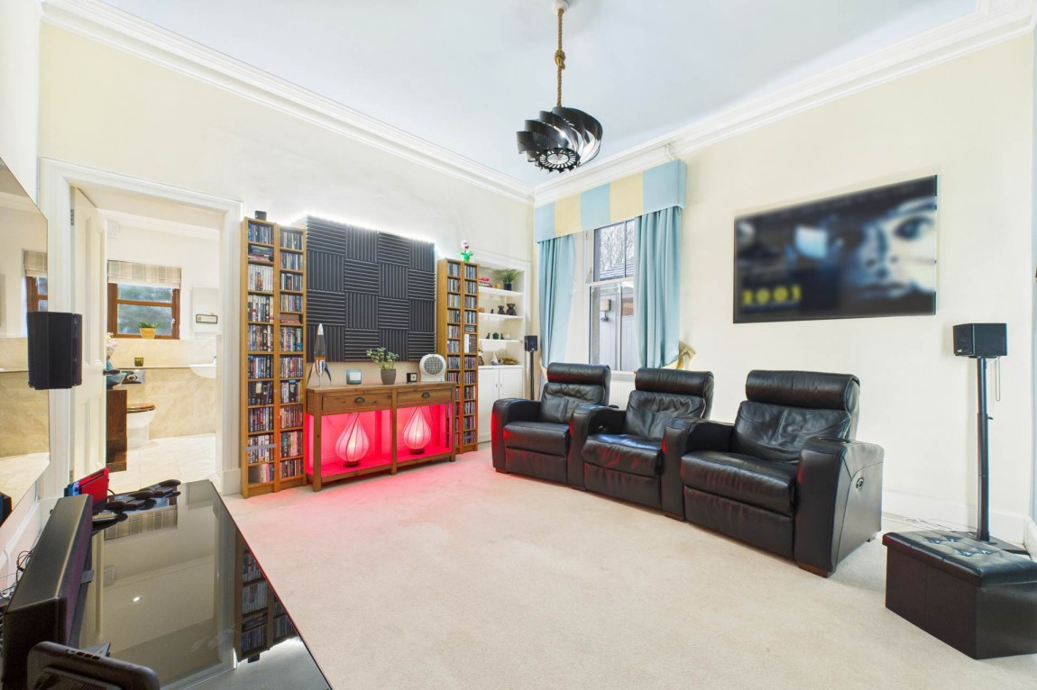 Images for Ravenscraig, Hamilton Drive, Falkirk