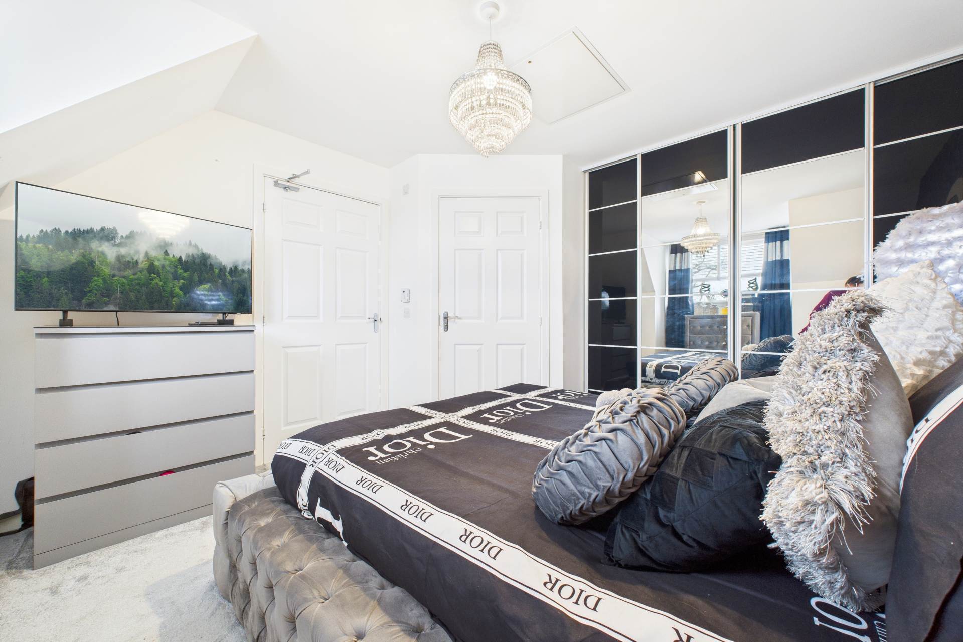 Lotus Crescent, Motherwell